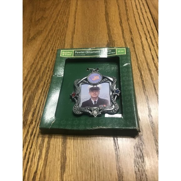 HOLIDAY TIME MILITARY SWAROVSKI CRYSTAL FRAME ORNAMENT PEWTER - Picture 2 of 3